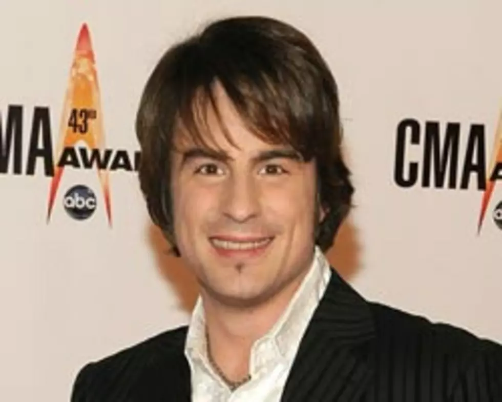 Jimmy Wayne Joins ‘A Home for the Holidays’