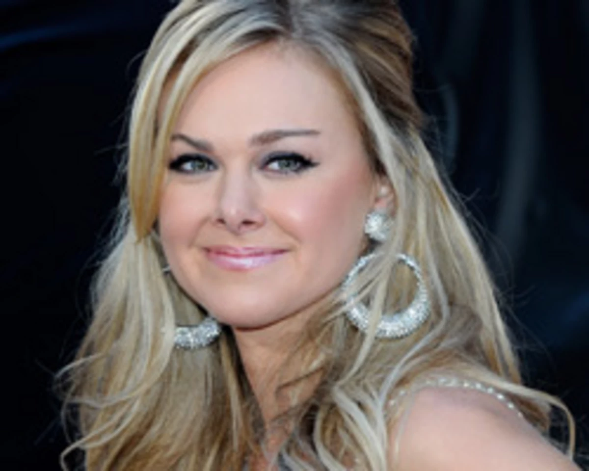 Laura Bell Bundy Admits ‘Sing Off’ Addiction + More – Today’s Tweets