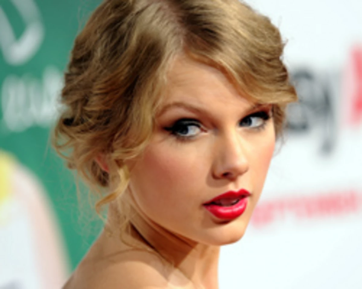 16 Taylor Swift Lyrics That Work Even Better as Pick-Up Lines – SheKnows