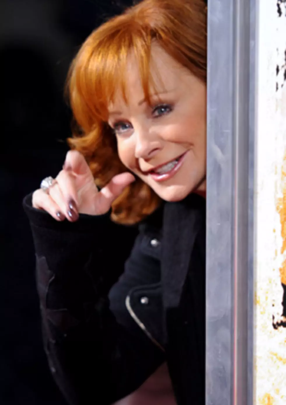 Reba McEntire to Make Appearance on New CMT Sitcom &#8216;Working Class&#8217;