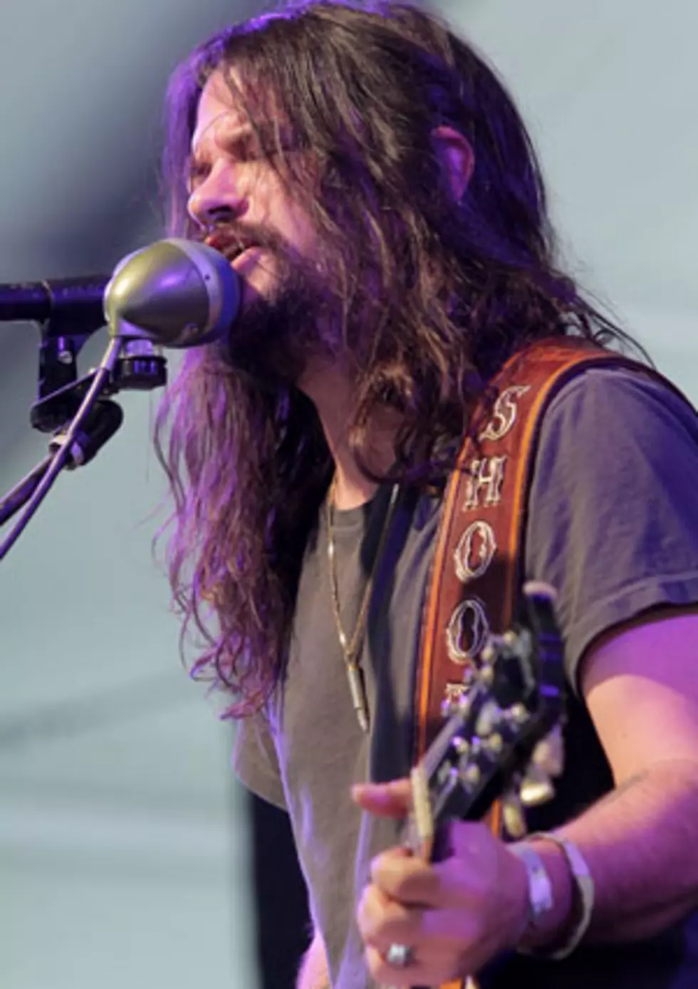 Shooter Jennings Signs With 429 Records, Re-Releases &#8216;Black Ribbons&#8217;