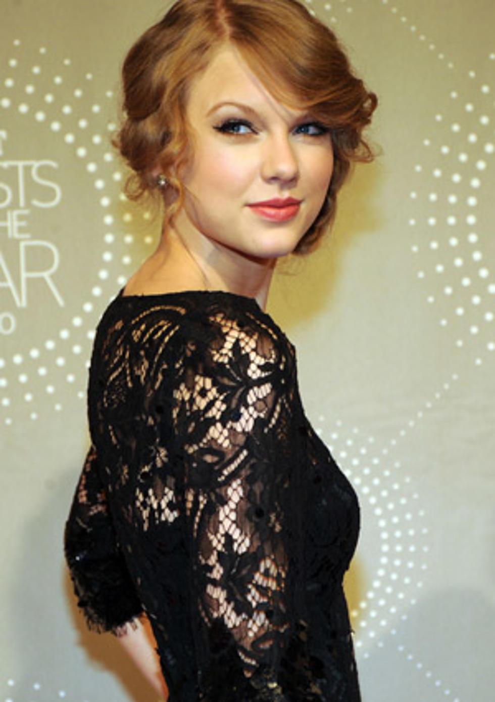 Taylor Swift to Be Swept Away on Romantic Valentine&#8217;s Day Vacation &#8211; Gossip Report