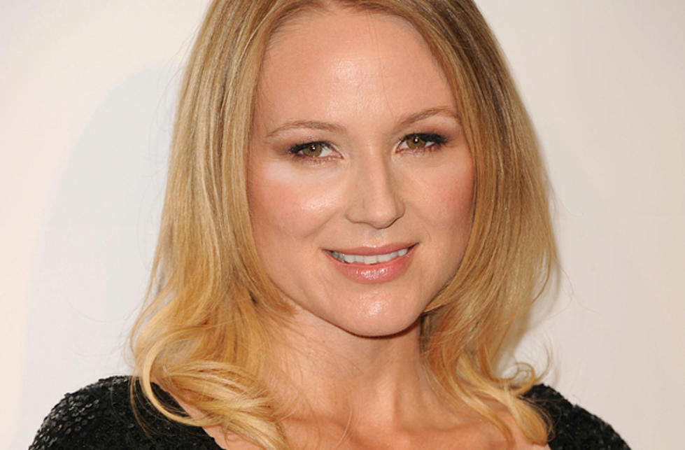 Jewel&#8217;s Upcoming &#8216;Greatest Hits&#8217; Album to Include Kelly Clarkson, Pistol Annies