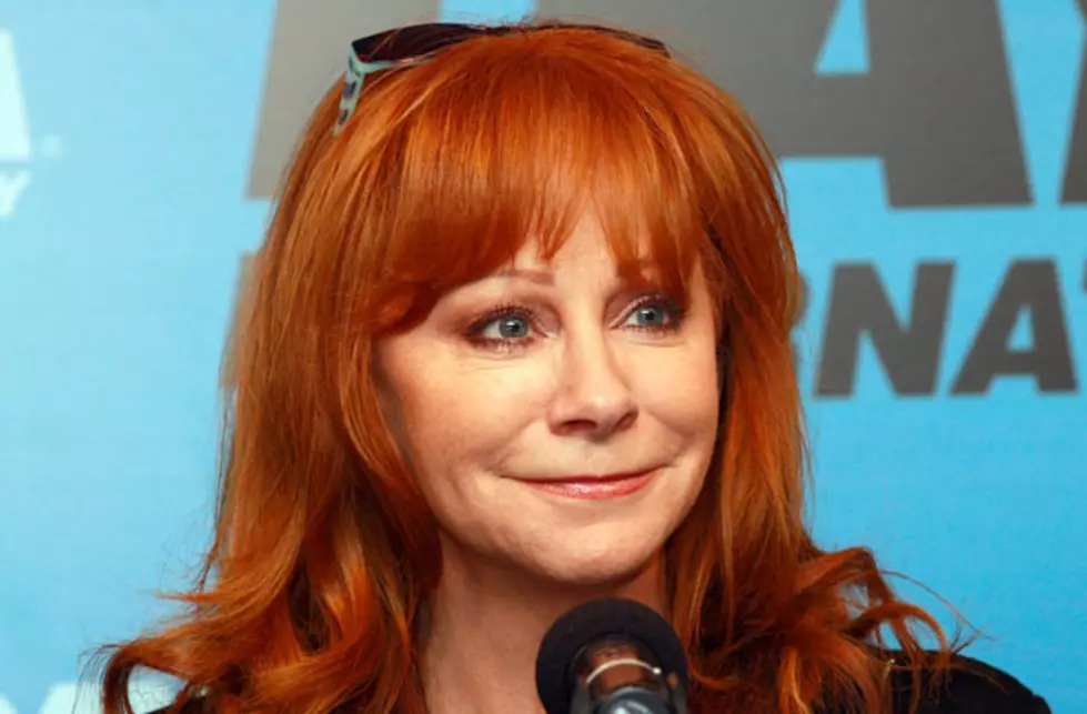 Reba McEntire Pays Tribute to Former Band Members 20 Years After Devastating Plane Crash