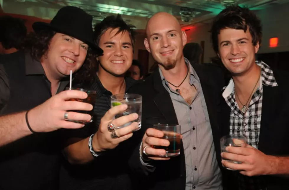 Eli Young Band&#8217;s &#8216;Crazy Girl&#8217; Soars to No. 1 on iTunes