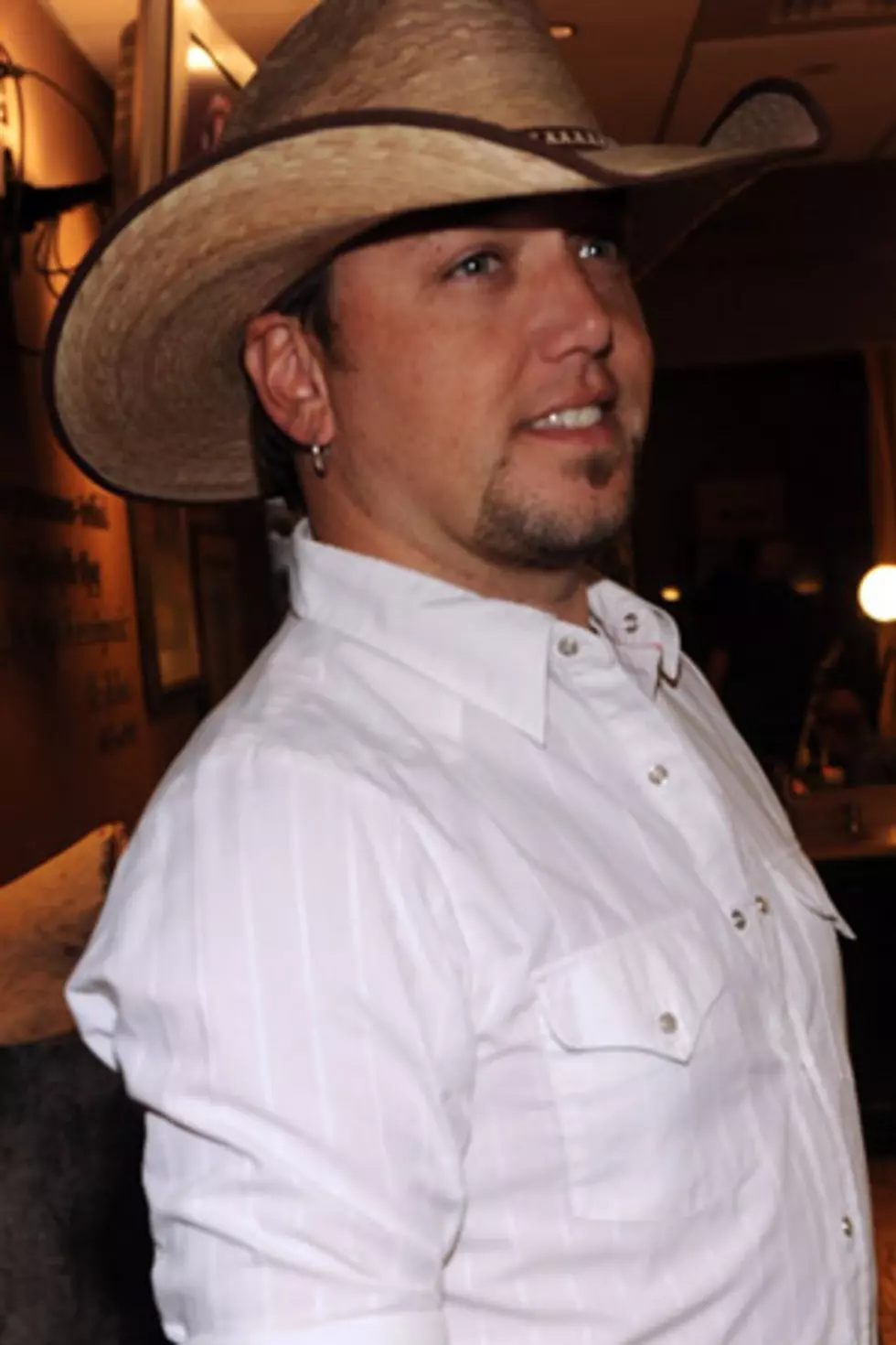 Jason Aldean Enjoys His &#8216;Stay&#8217; at No. 1 for Second Week in a Row