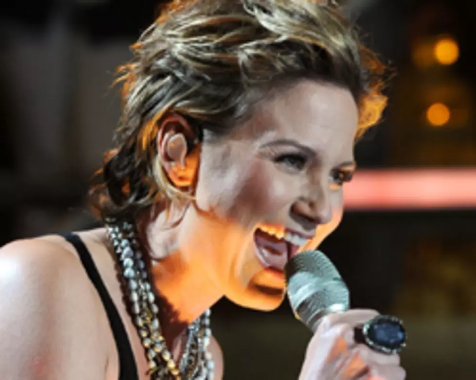 Sugarland’s Jennifer Nettles and Rihanna Are Going for ‘Fun’ and ‘Fresh’ Performance at the ACM Awards