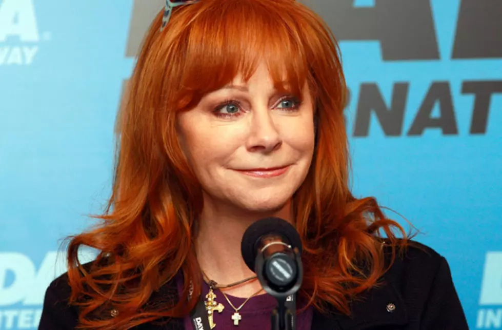 Reba McEntire&#8217;s Sister Says &#8216;Prayers Are Really Being Answered&#8217; After Father&#8217;s Stroke