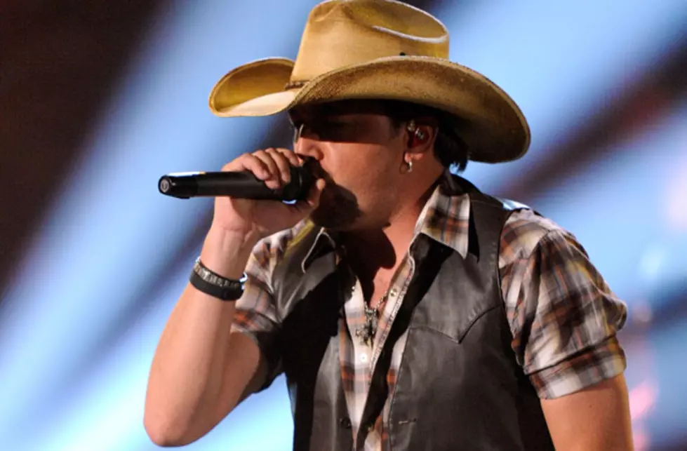 Jason Aldean Rocks ‘She’s Country’ for the Ladies at ‘ACM Girls Night Out’