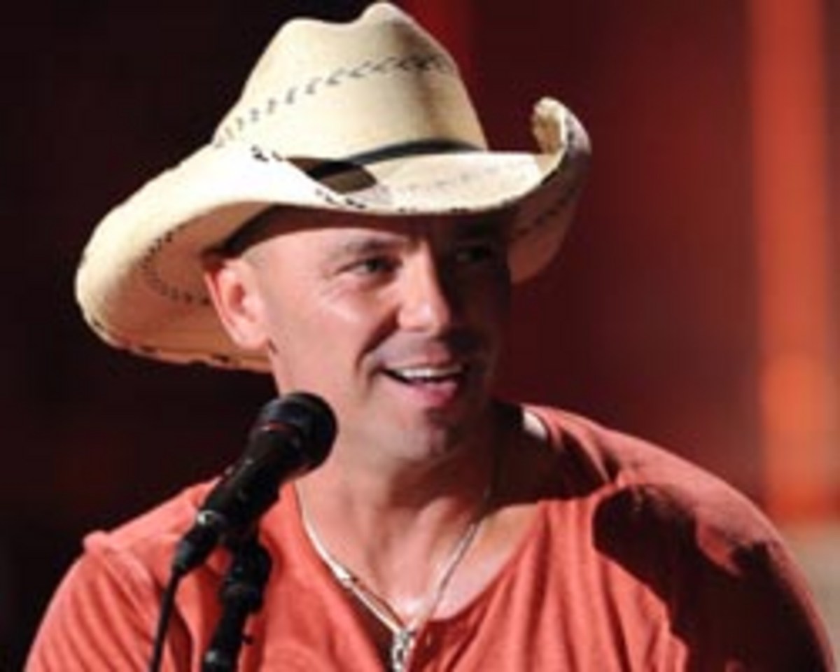 Kenny Chesney Amazes Young Cancer Patient by Bringing Her Onstage