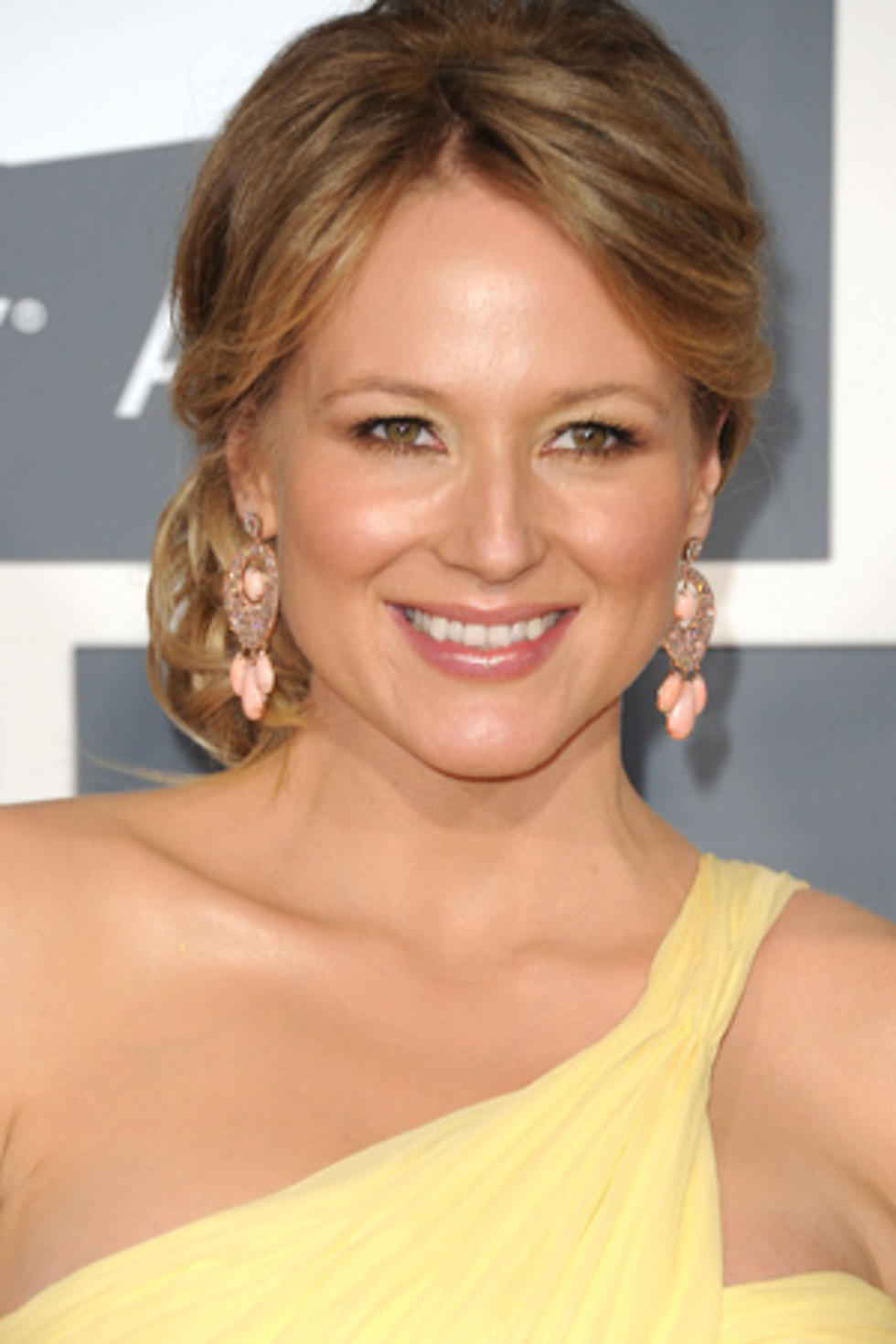Jewel to Host New Show &#8216;Platinum Hit,&#8217; Which Debuts on May 30
