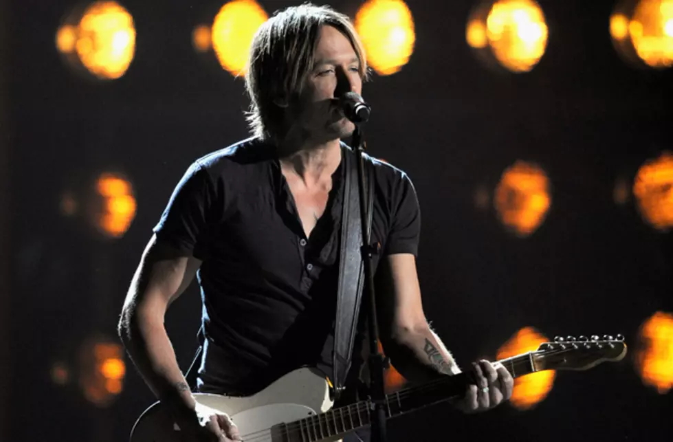 Keith Urban Plays &#8216;Long Hot Summer&#8217; at the 2011 Billboard Music Awards