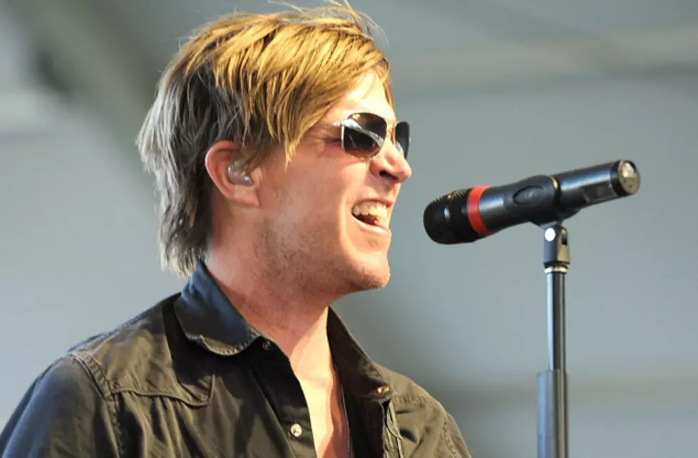 Jack Ingram Samples New Song &#8216;Right for You&#8217; in Acoustic Performance