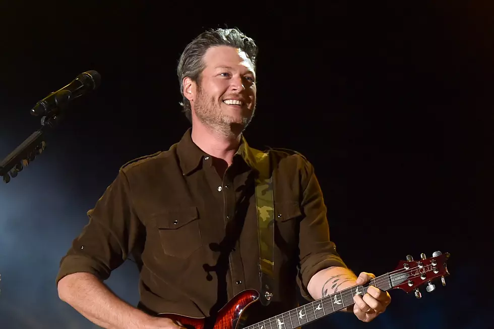 LOL! Read Some of Blake Shelton’s All-Time Funniest Tweets
