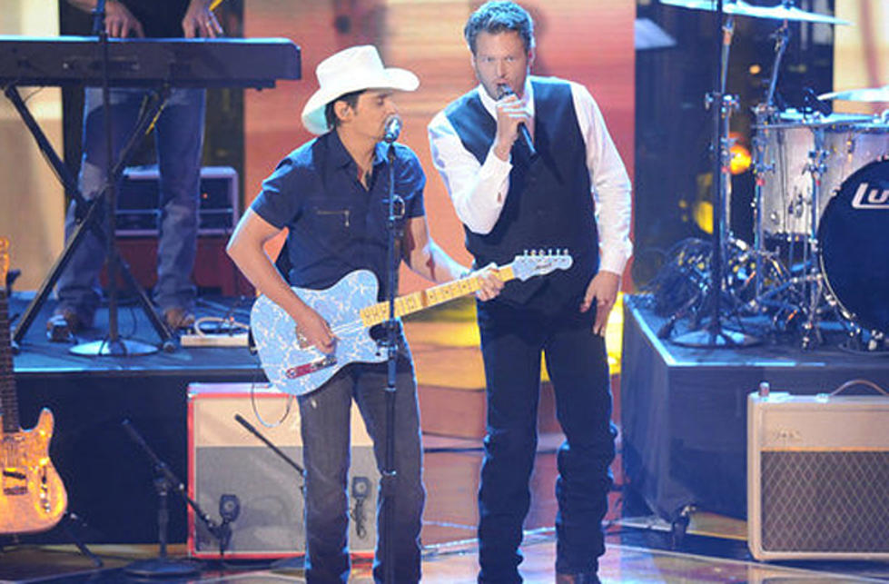 Brad Paisley and Blake Shelton Sing &#8216;Don&#8217;t Drink the Water&#8217; on Tonight&#8217;s &#8216;The Voice&#8217;
