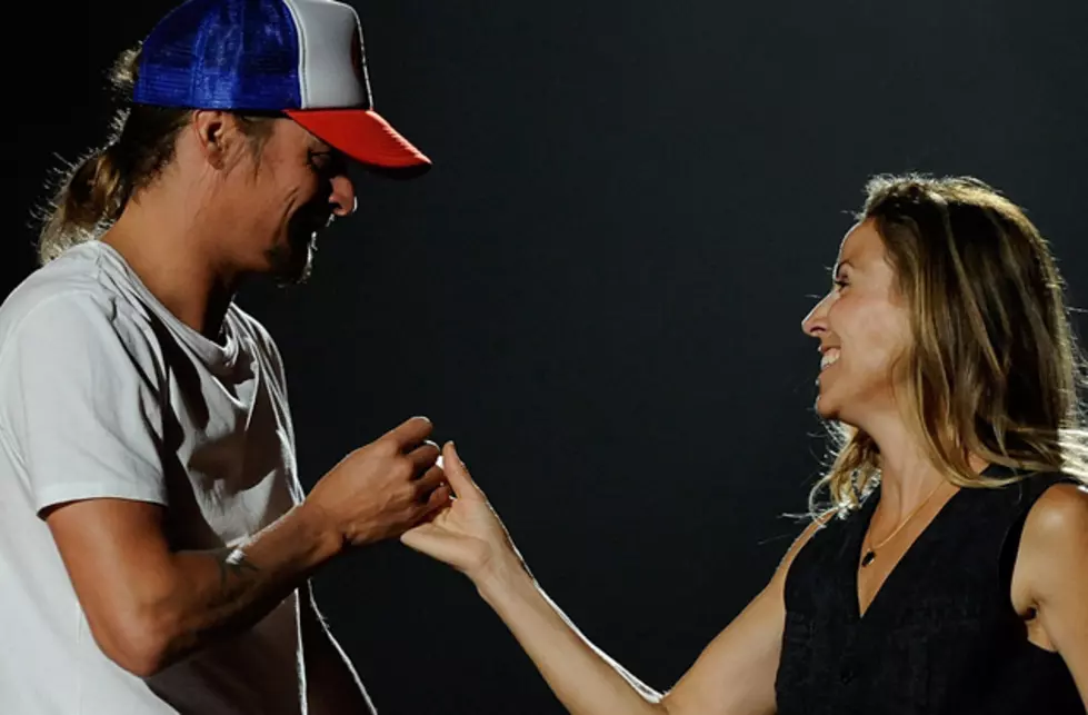 Kid Rock and Sheryl Crow &#8216;Collide&#8217; Onstage at 2011 CMT Music Awards