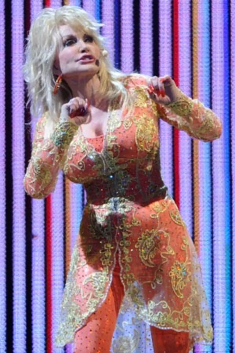 Dolly Parton Does Hip-Hop at Recent Show in Los Angeles