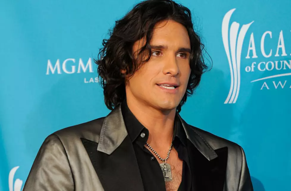 Joe Nichols Turns Boring City Life Into Summertime Party in New &#8216;Take It Off&#8217; Video