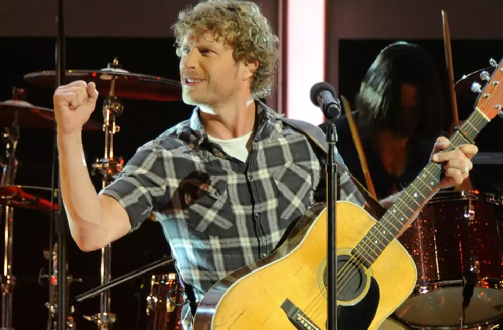Dierks Bentley Asks &#8216;CMA Music Festival: Country&#8217;s Night to Rock&#8217; Crowd &#8216;Am I the Only One&#8217;?