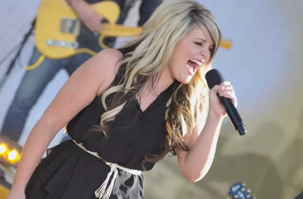 Lauren Alaina Battles Emotions During Duet With Martina McBride on &#8216;CMA Music Festival&#8217; Special