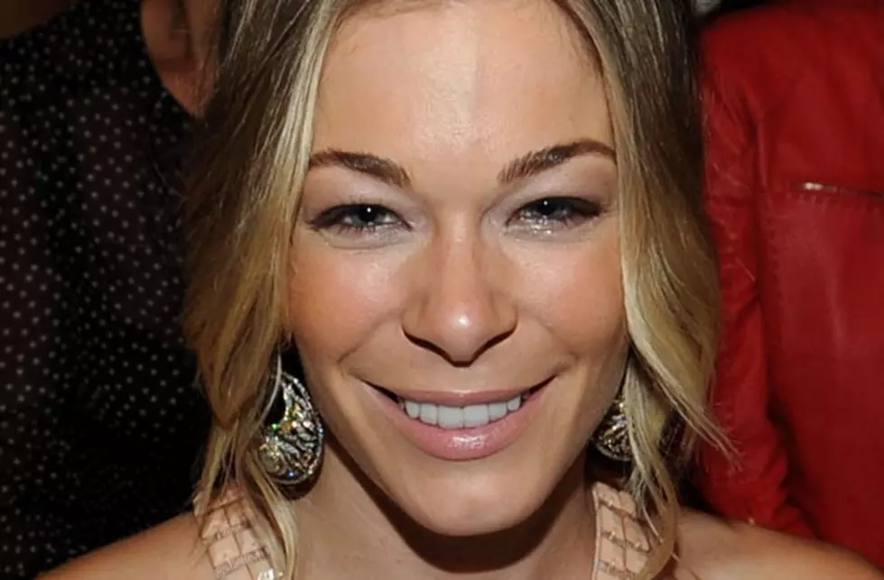 LeAnn Rimes Insists She’s Not Addicted to Twitter
