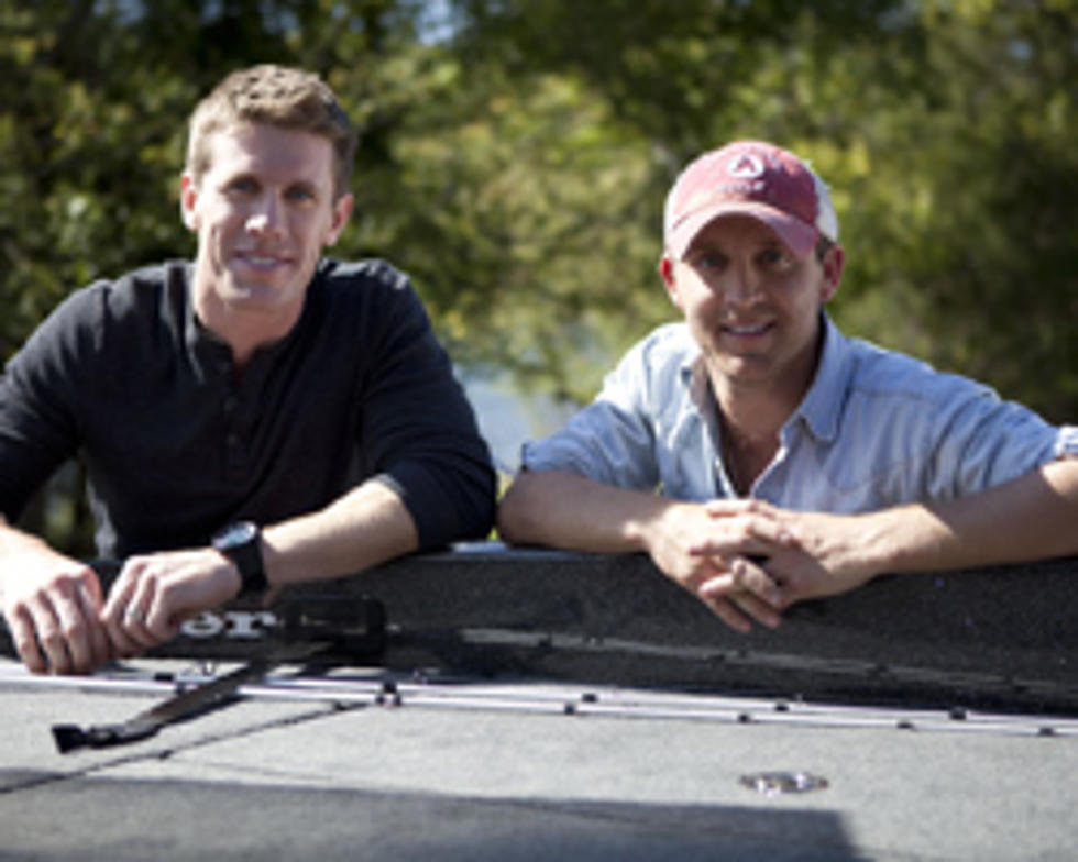 NASCAR Driver Carl Edwards Plays Justin Moore’s Nemesis in New ‘Bait a Hook’ Video