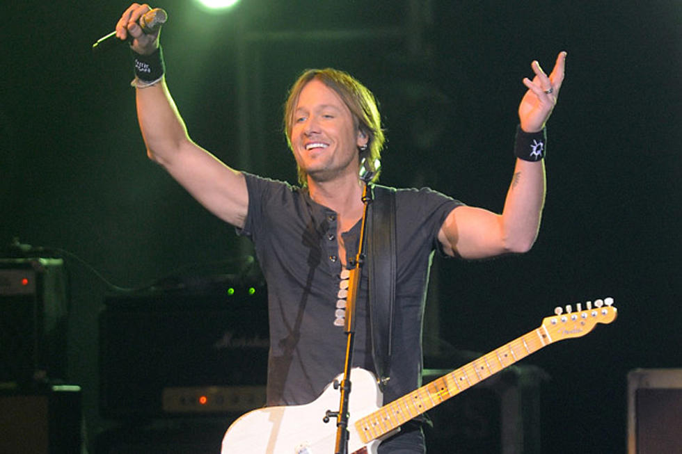 Keith Urban Gets Close to Fans in New AT&T Commercial