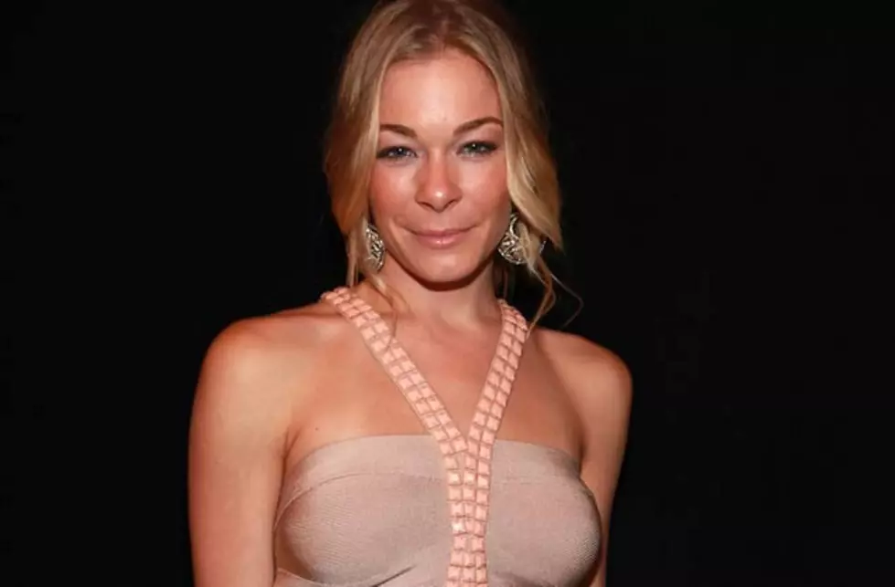 Suspected Drunk Driver Crashes Into LeAnn Rimes&#8217; Fence