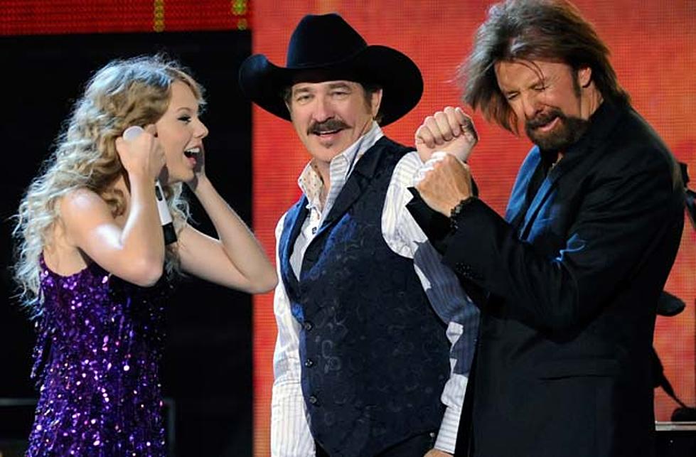 Taylor Swift Performs Brooks and Dunn&#8217;s &#8216;Ain&#8217;t Nothing &#8216;Bout You&#8217; Live
