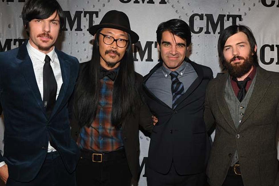 The Avett Brothers Called &#8216;Fearless&#8217; Before 2011 CMT &#8216;Artists of the Year&#8217; Performance