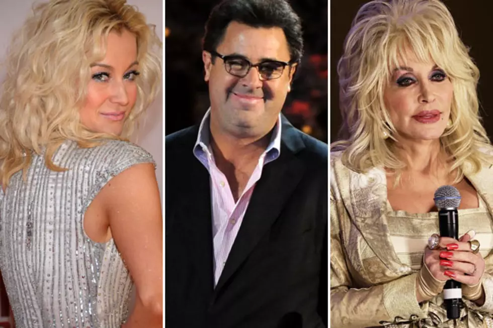 Christmas Lights Tour: Kellie Pickler, Vince Gill, Dolly Parton + More Deck Their Halls