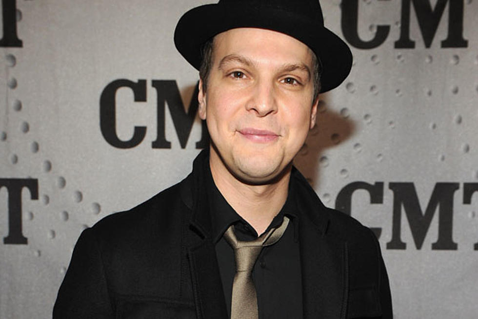 Gavin DeGraw Opens CMT &#8216;Artists of the Year 2011&#8242; Ceremony With Kenny Chesney&#8217;s &#8216;Somewhere With You&#8217;