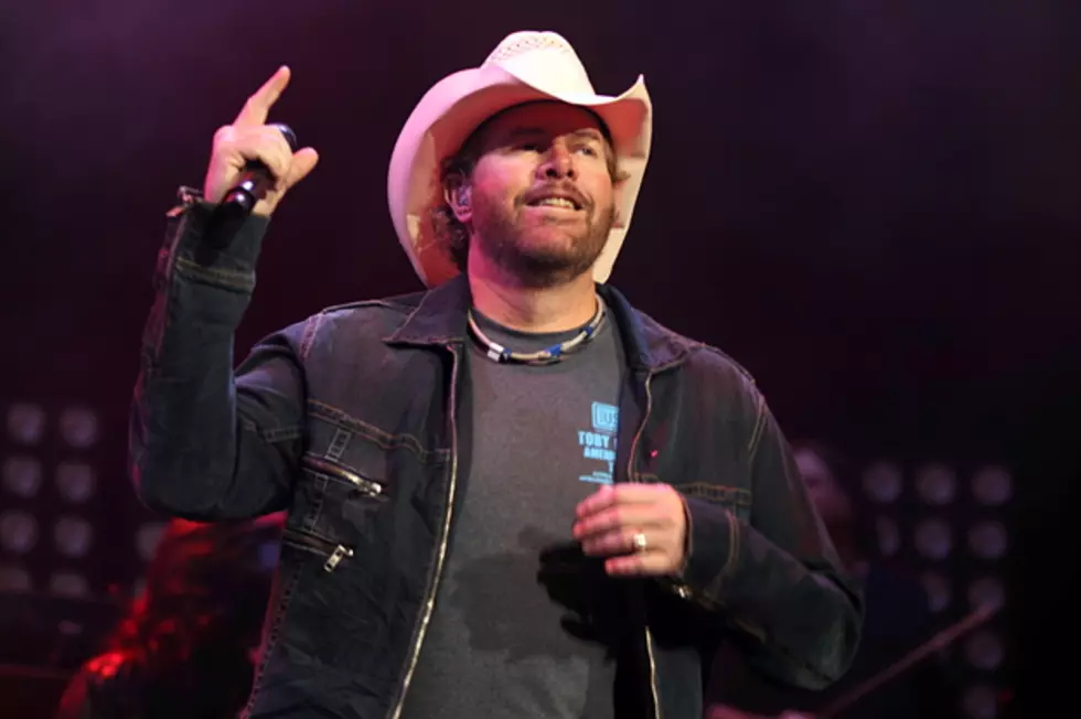 Toby Keith Brings His Locked and Loaded Tour to Connecticut – Exclusive Pictures