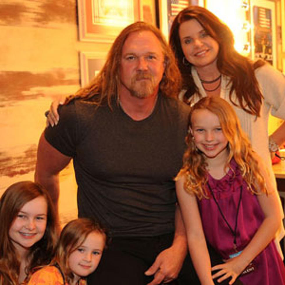 Country Stars Without Their Hats &#8211; Trace Adkins