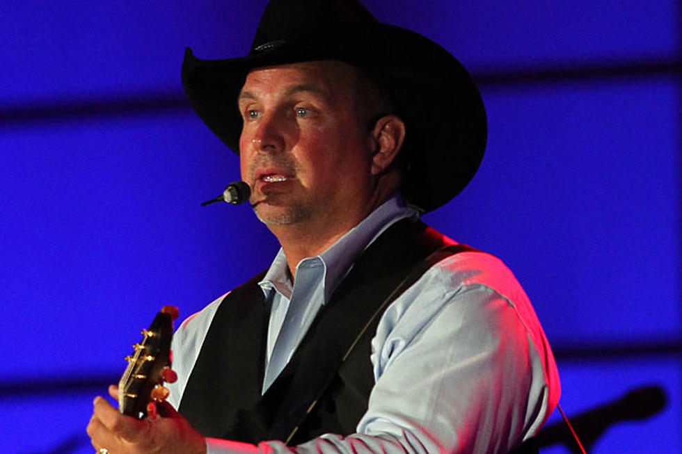No. 32: Garth Brooks, ‘Santa Looked a Lot Like Daddy’ – Top 50 Country Christmas Songs
