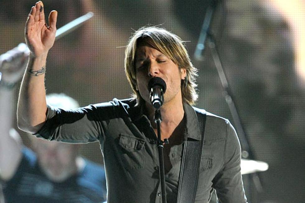 Keith Urban Pays Tribute to U.S. Troops With &#8216;For You&#8217; at 2012 ACM Awards