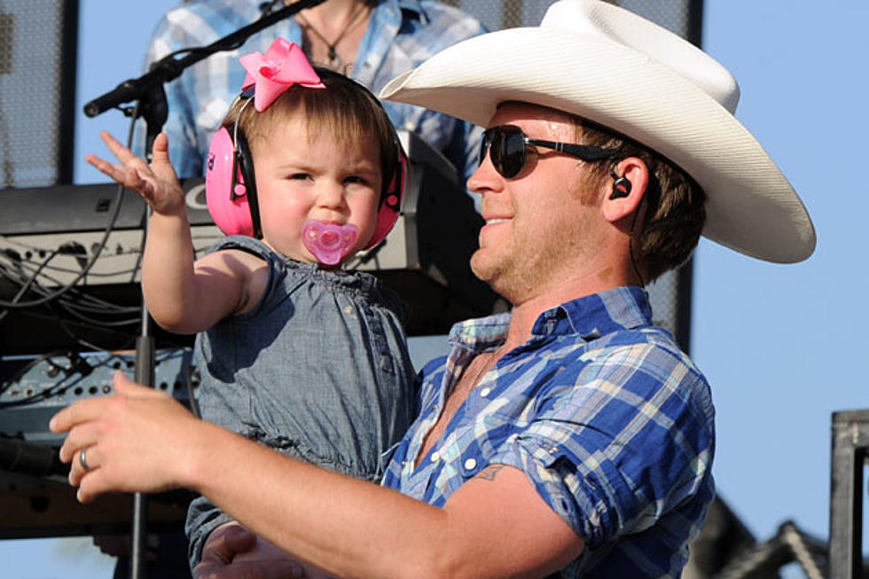 Justin Moore Features Wife and Daughters in New ‘‘Til My Last Day&#8217; Video