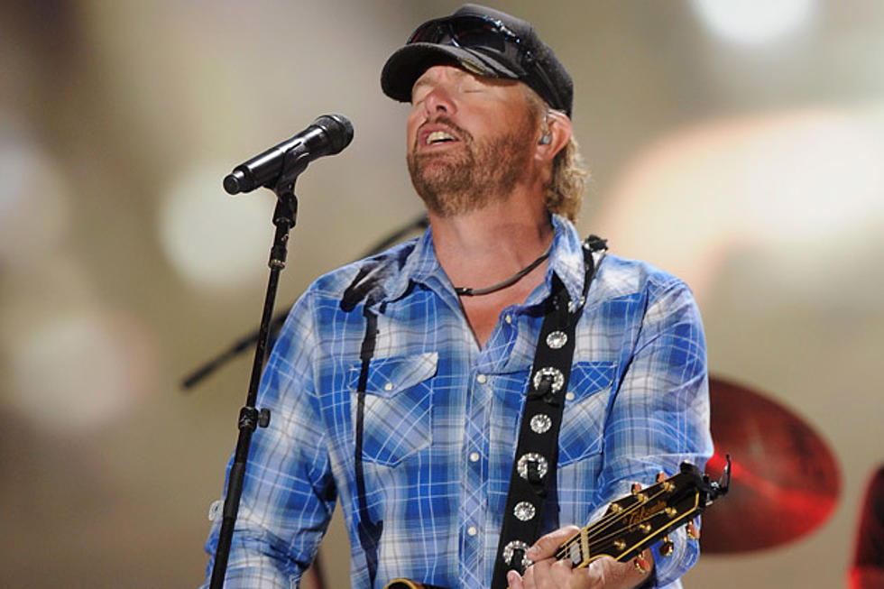 2012 CMT Music Awards Host Toby Keith Takes a Break to Fight Fire With &#8216;Beers Ago&#8217;