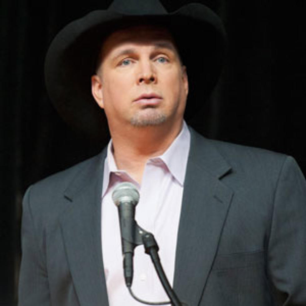 Banned Country Songs &#8211; Garth Brooks, &#8216;The Thunder Rolls&#8217;