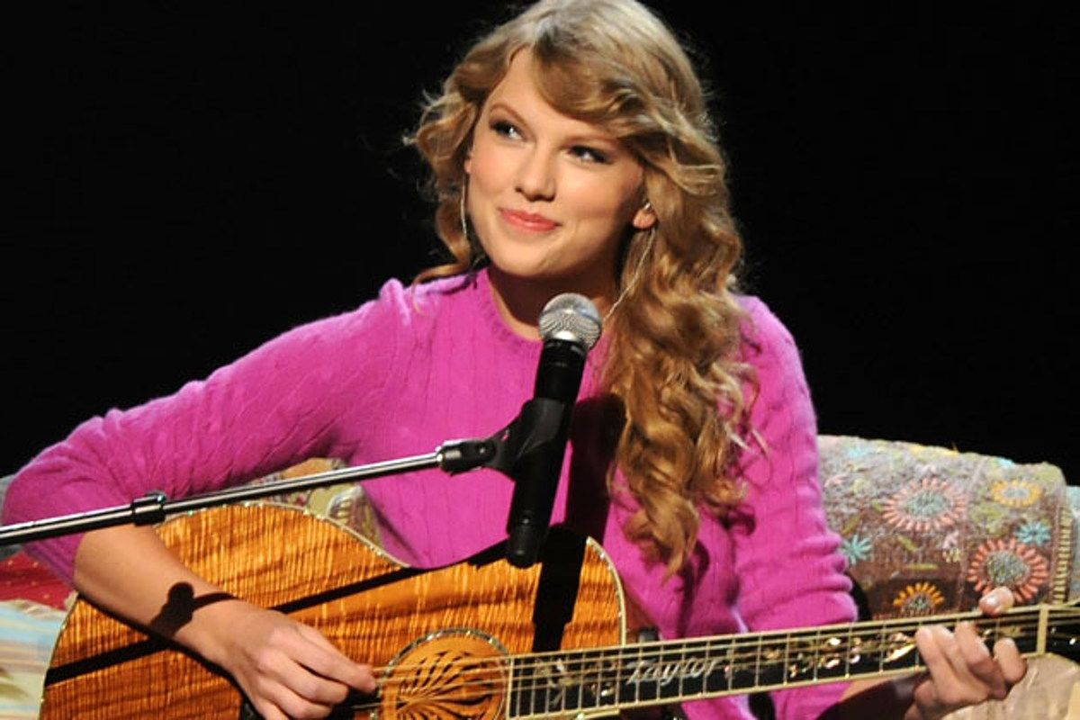 Taylor Swift S Banjo Player Welcomes Baby Girl