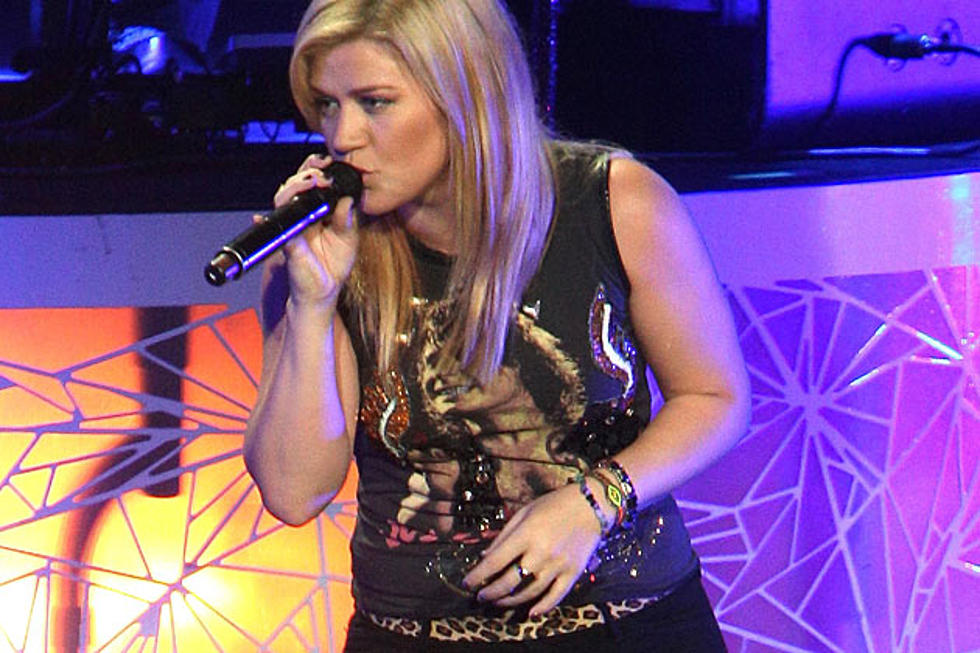 Kelly Clarkson Covers Carrie Underwood&#8217;s &#8216;Blown Away&#8217; in Australia