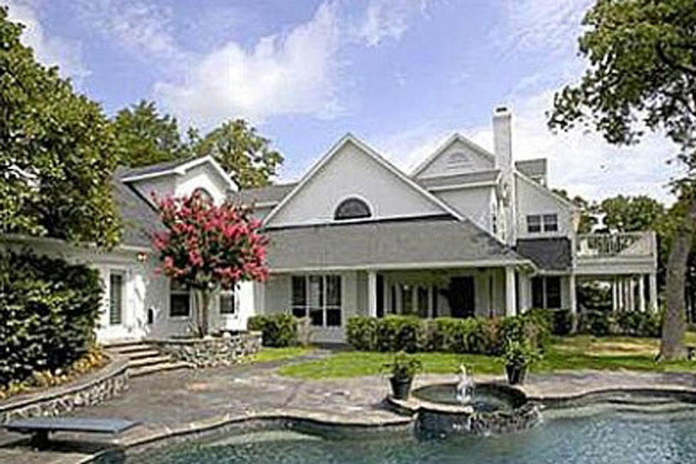 Can You Guess Which Country Star’s House This Is?