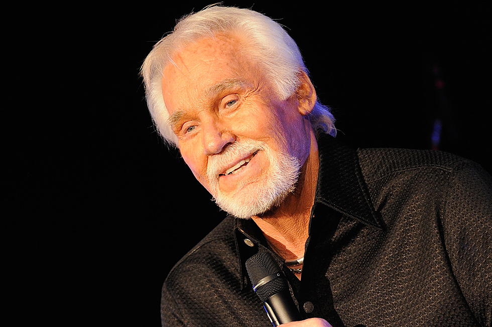 Kenny Rogers Celebrates 31st Anniversary of Annual Christmas and Hits Tour