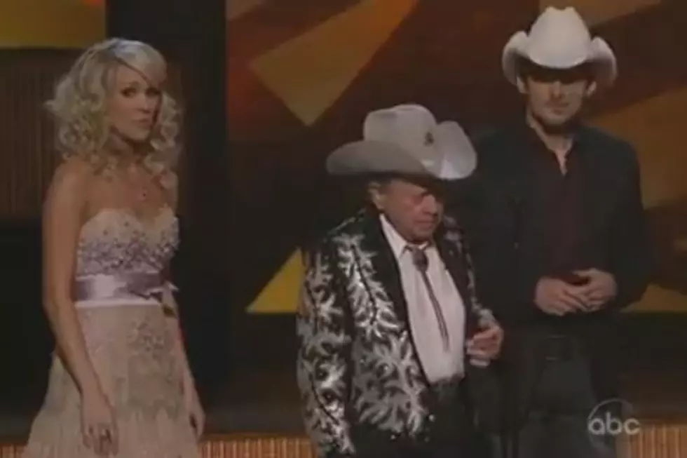 Remember When Little Jimmy Dickens Pulled a Kanye at the 2009 CMA Awards?