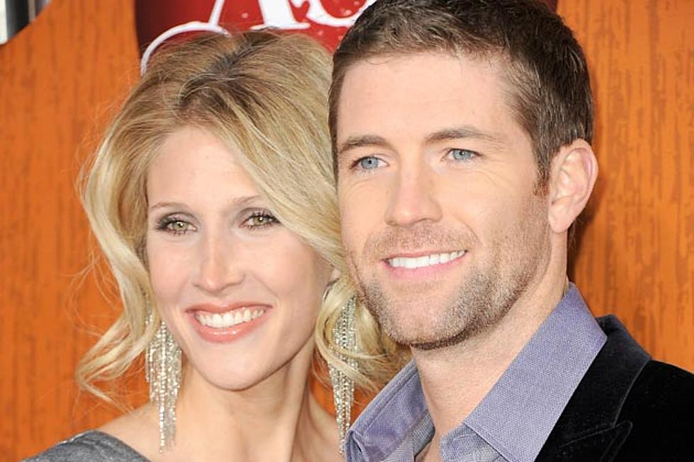 Josh Turner Gets Into a &#8216;Groove&#8217; on the Road With Wife and Their &#8216;Artistic&#8217; Sons