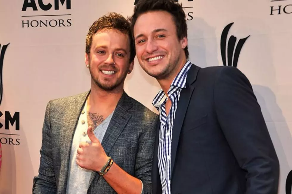 Love and Theft Turn Up the Heat in Sexy New &#8216;Runnin&#8217; Out of Air&#8217; Video