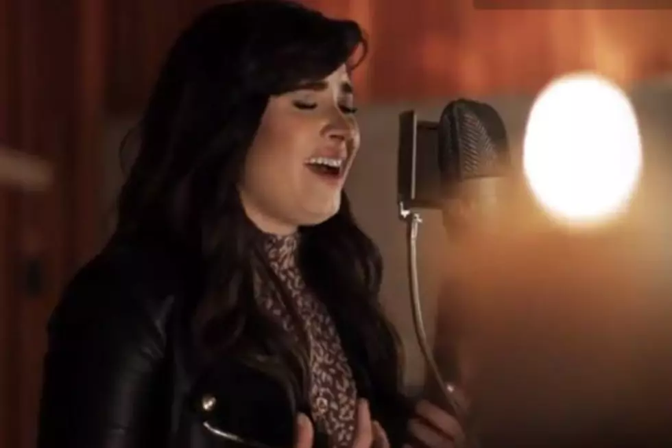 Pop Singer Demi Lovato Honors Sandy Hook Victims With Soulful Cover of Alabama’s ‘Angels Among Us’
