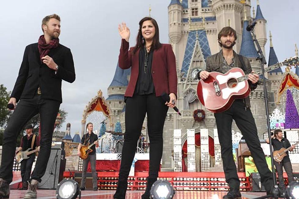 Lady Antebellum Perform ‘Have a Holly Jolly Christmas’ at Disney Parks Christmas Parade