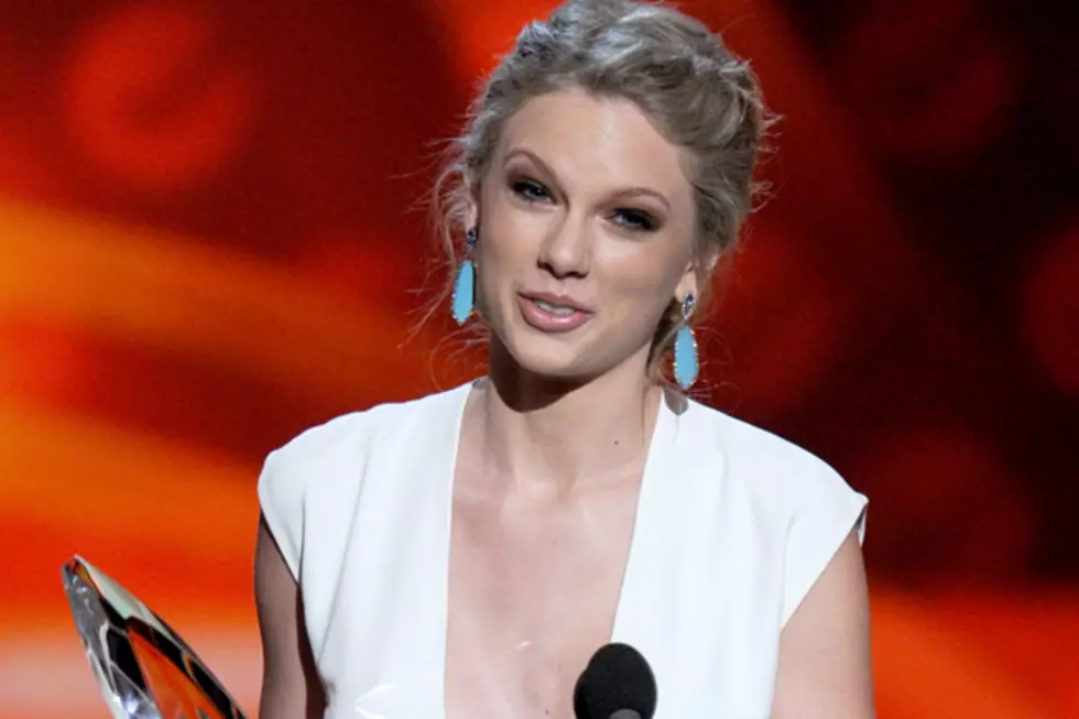 Taylor Swift Wins Favorite Country Artist, Gets ‘Kanye-d’ at the 2013 People’s Choice Awards