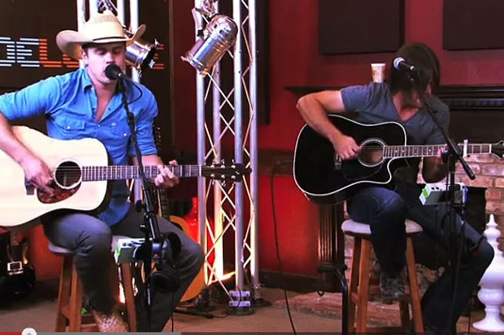 Dustin Lynch Performs ‘She Cranks My Tractor’ Acoustic – Exclusive Video